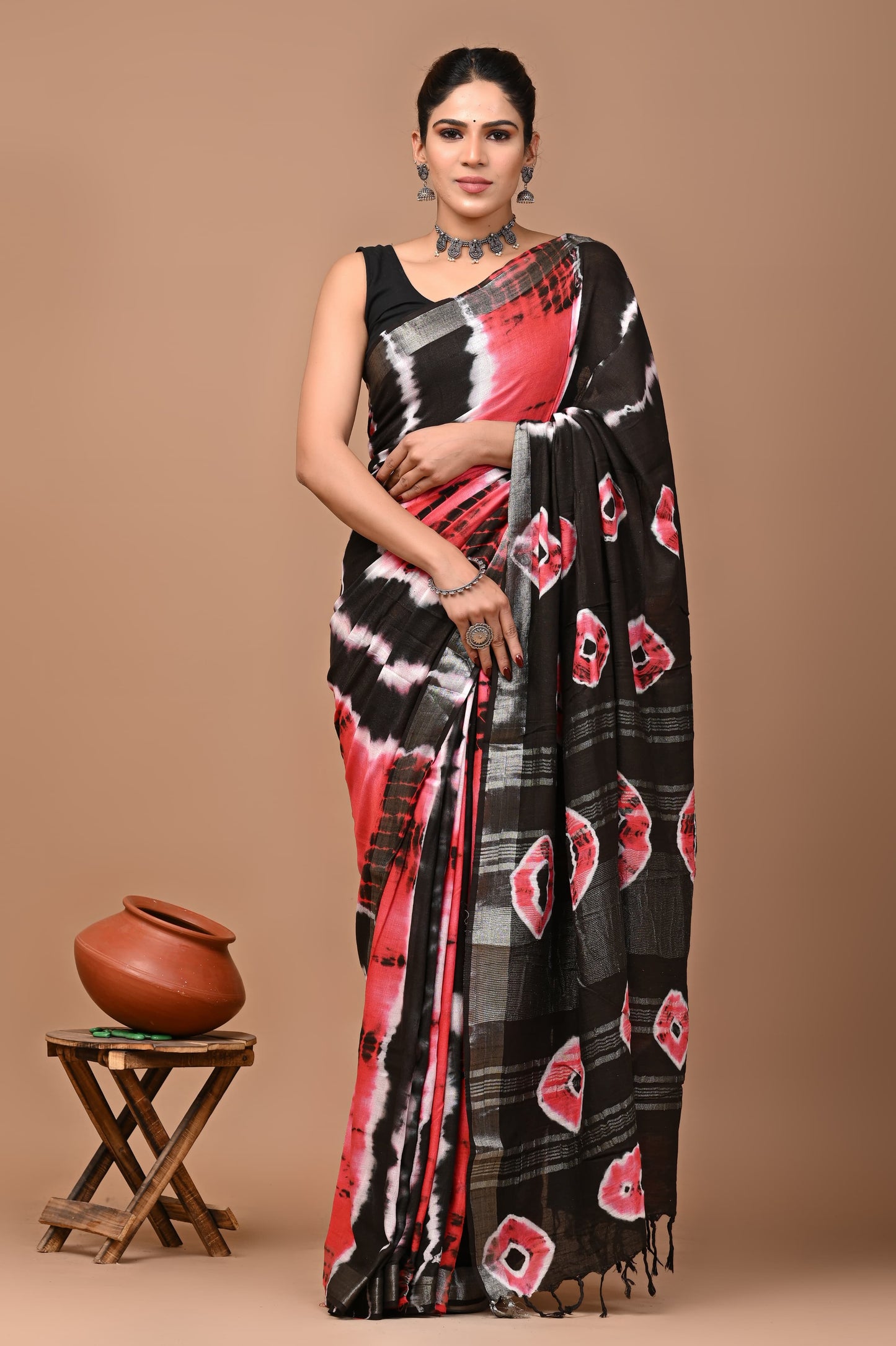 QUINN PEACH BLACK SAREE