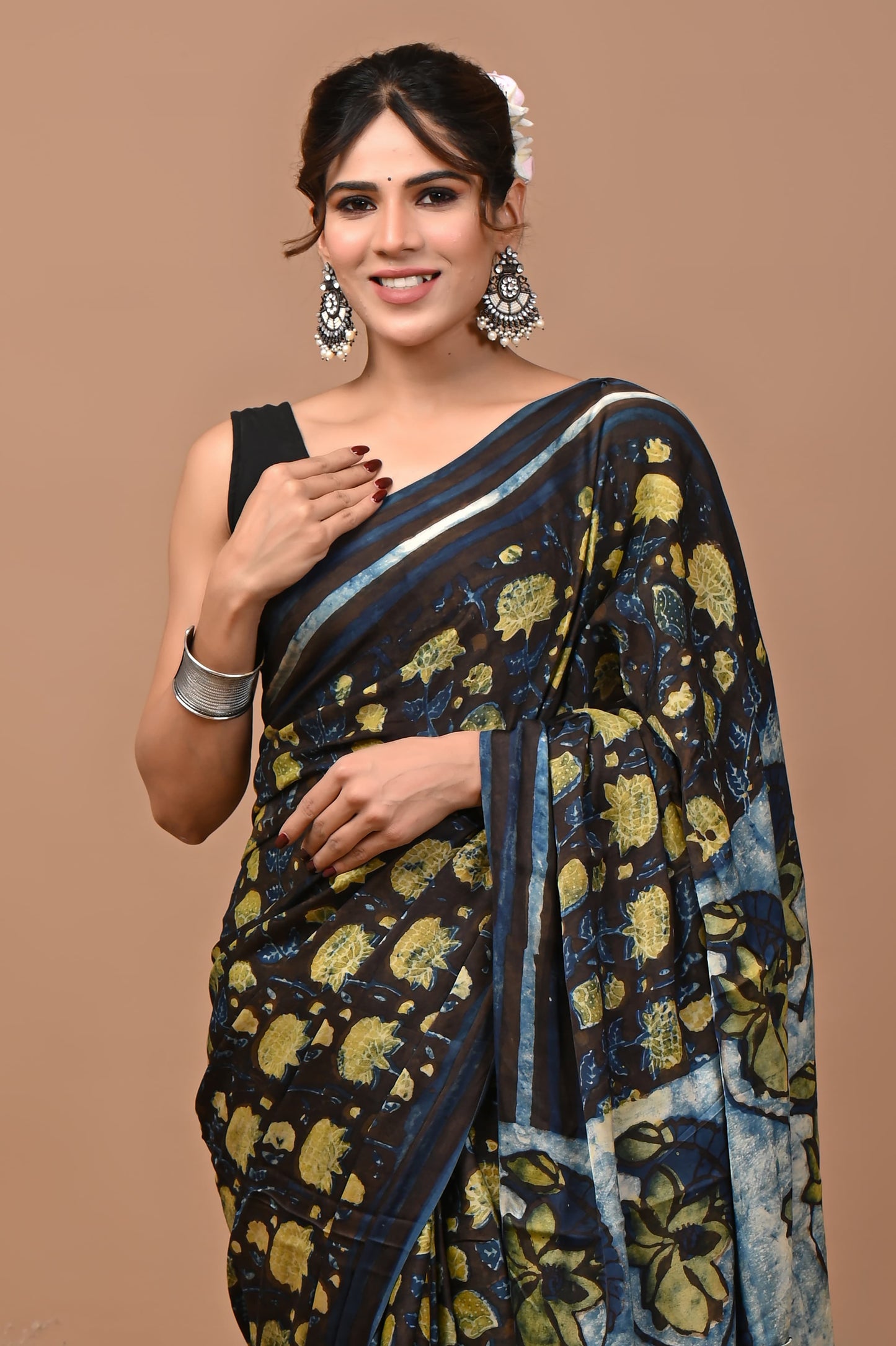 MOONLESS NIGHT COMBINE WITH LEMON VERBENA FLOWERS SAREE